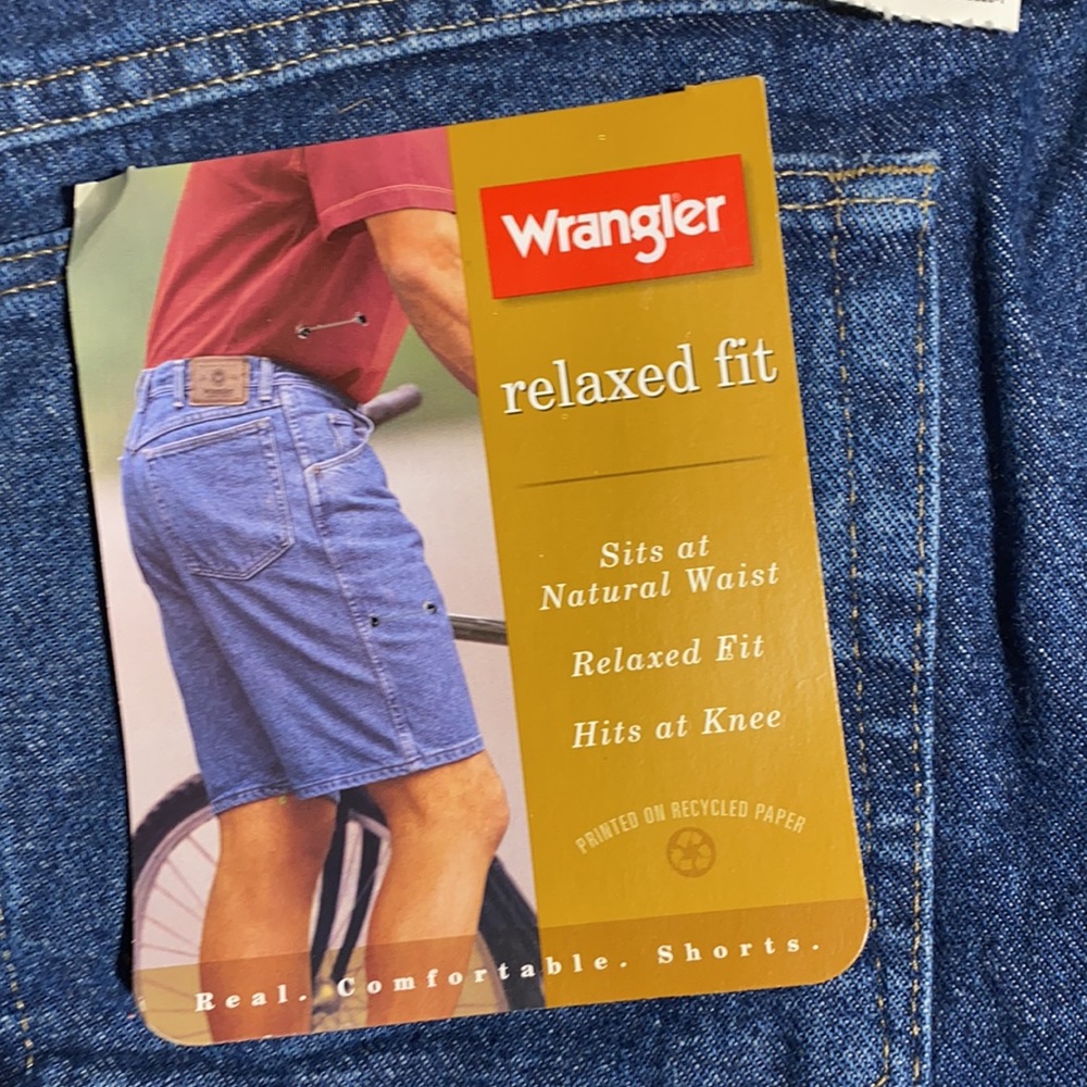 Wrangler Relaxed Fit Shorts NWT Size 40 - Picture 5 of 6